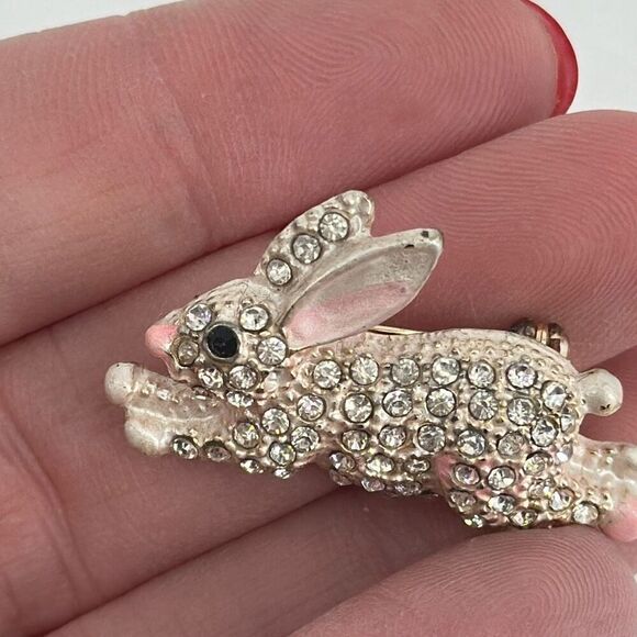 VTG Easter Rhinestone Pave Adorable Peter Cottontail Bunny Brooch - Picture 9 of 11